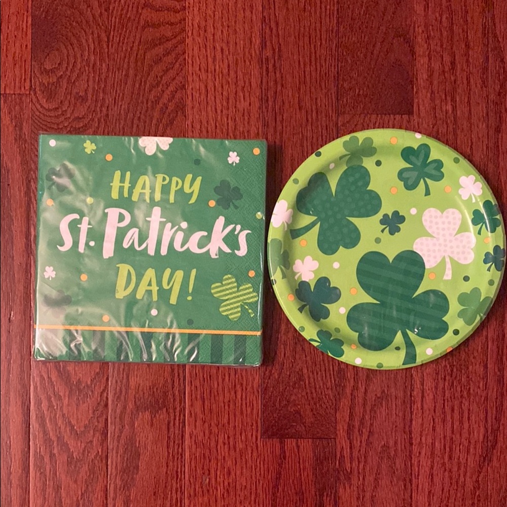 Smart Living Green Disposable Tableware for St. Patrick's Day